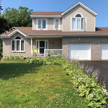 Homestay Bathurst, Nb Exterior photo