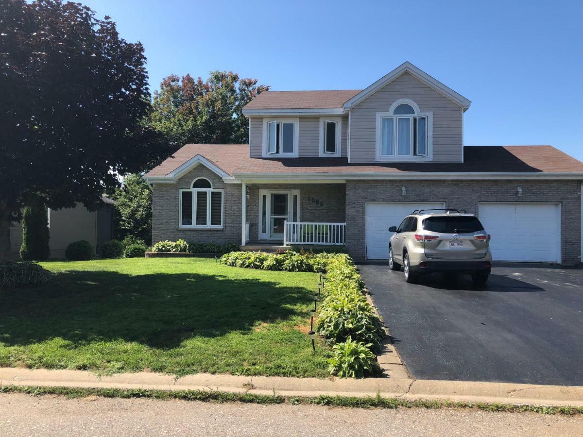 Homestay Bathurst, Nb Exterior photo